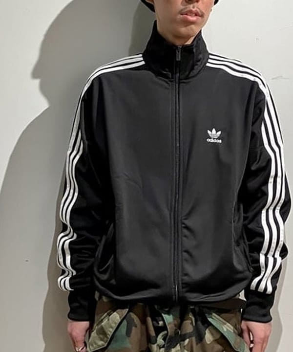 西村 光平さんの「BEAMS WOMEN｜adidas / アディカラー クラシックス ファイヤーバード トラックトップ」を使ったコーディネート