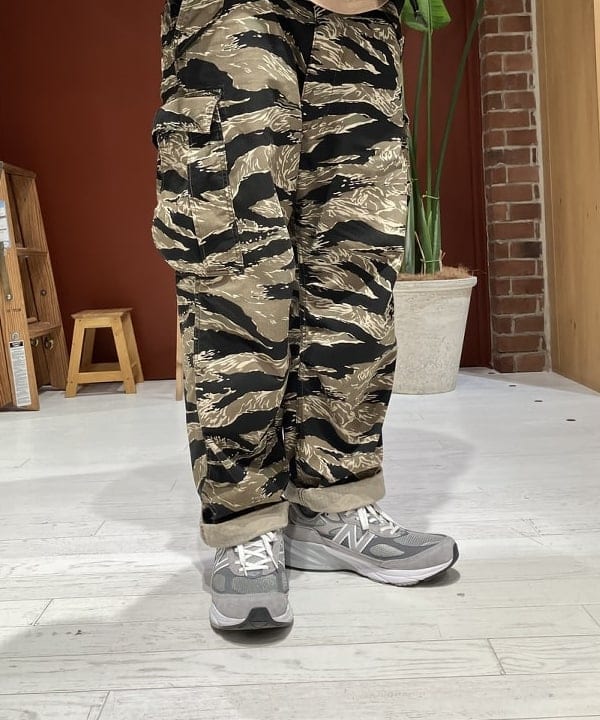 穴井 唯志さんの「BEAMS WOMEN｜adidas / アディカラー クラシックス ファイヤーバード トラックトップ」を使ったコーディネート