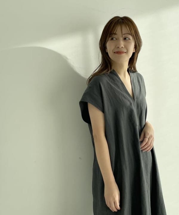 住吉　明佳さんの「BEAMS WOMEN｜Demi-Luxe BEAMS / ウエーブ ワイド バングル」を使ったコーディネート