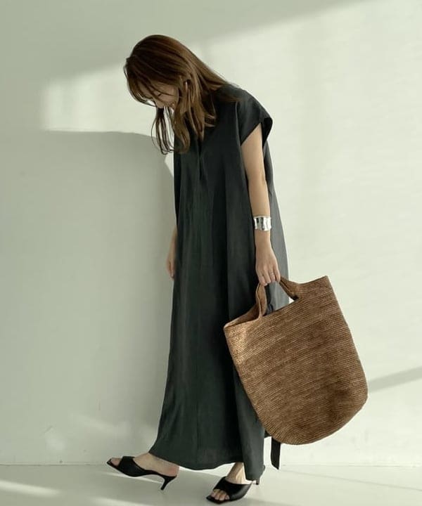 住吉　明佳さんの「BEAMS WOMEN｜Demi-Luxe BEAMS / ウエーブ ワイド バングル」を使ったコーディネート