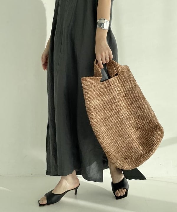 住吉　明佳さんの「BEAMS WOMEN｜Demi-Luxe BEAMS / ウエーブ ワイド バングル」を使ったコーディネート