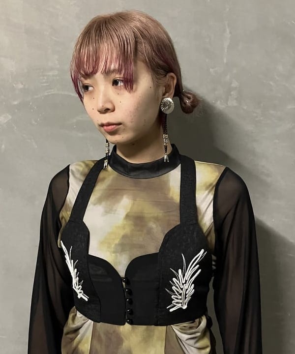 シマダリツコさんの「BEAMS WOMEN｜Ray BEAMS / カット レース シアー パンツ」を使ったコーディネート