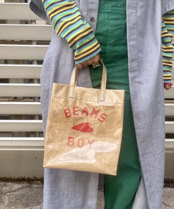 みりさんの「BEAMS WOMEN｜BEAMS BOY / BBロゴ ショップバック」を使ったコーディネート