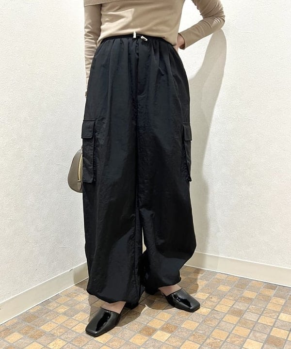 篠崎 香月さんの「BEAMS WOMEN｜Ray BEAMS / アンクルストラップ パンプス」を使ったコーディネート