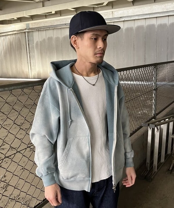 ホサカさんの「BEAMS WOMEN｜BEAMS / ヴィンテージライク フェード フルジップフーディ」を使ったコーディネート