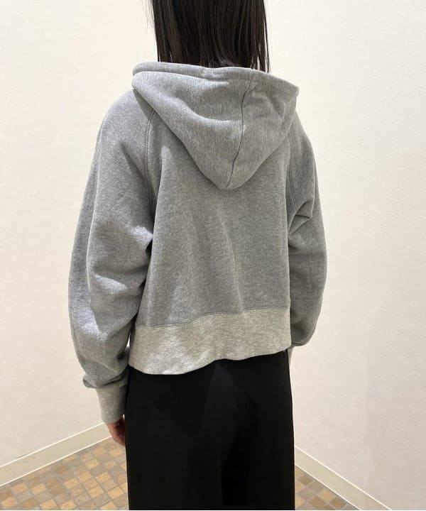吉田 花さんの「BEAMS WOMEN｜BEAMS BOY / フライス 1cm ボーダー」を使ったコーディネート