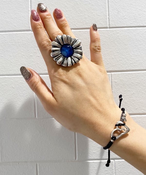 りかちょび/岸本梨佳さんの「BEAMS WOMEN｜Otro Accesorio / フラワー リング」を使ったコーディネート