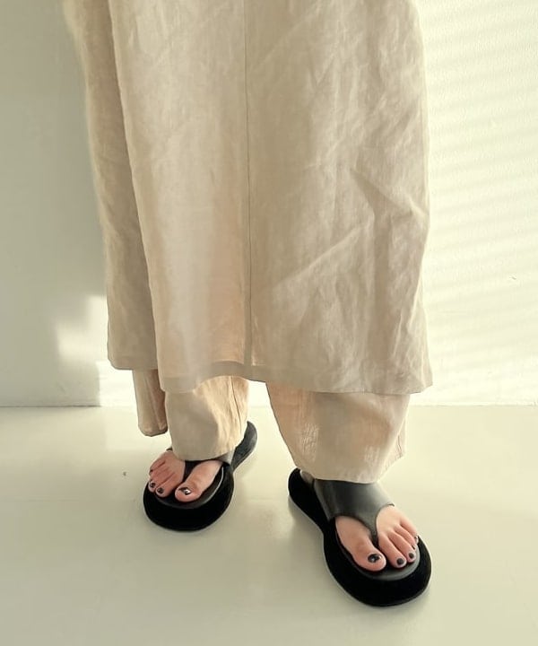 中丸　栞さんの「BEAMS WOMEN｜PAPYRUS / リネン Candy Wrapper ハンドバッグ L」を使ったコーディネート