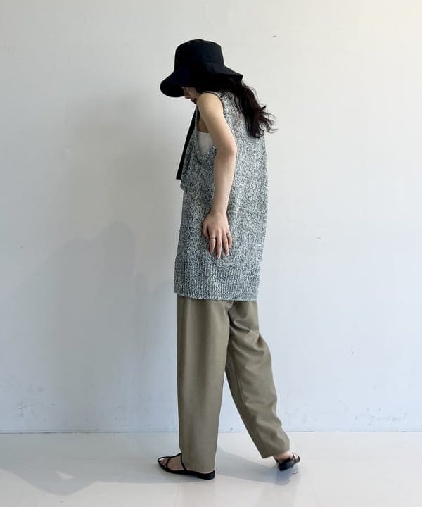 中丸　栞さんの「BEAMS WOMEN｜ポインテッド ヌードサンダル .M」を使ったコーディネート