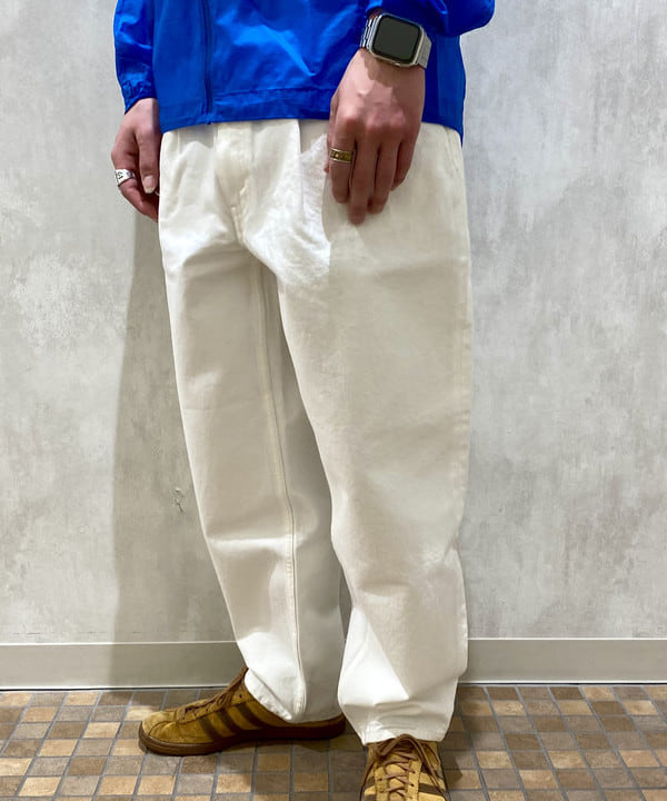 りくっしーさんの「BEAMS WOMEN｜ワイド テーパード デニム」を使ったコーディネート