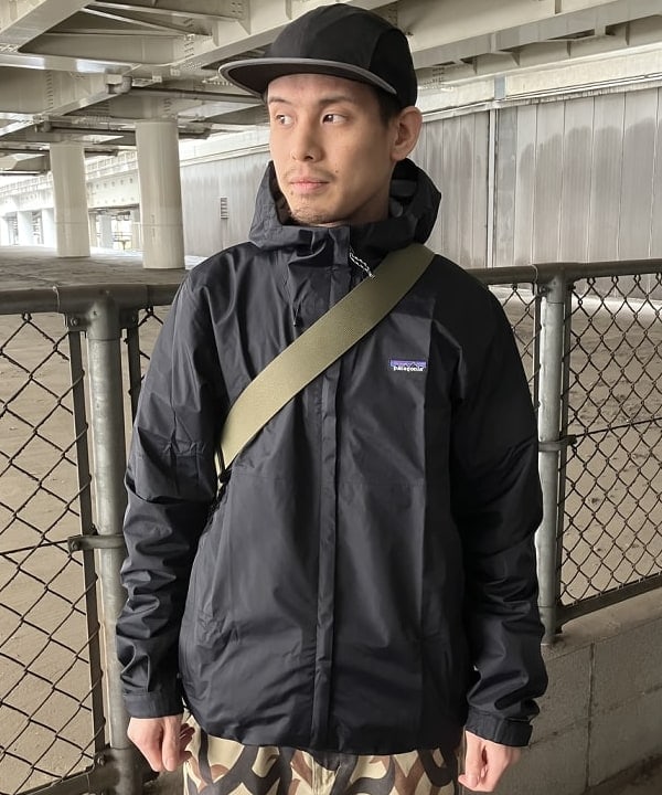 ホサカさんの「BEAMS WOMEN｜XS BAGGAGE &times; BEAMS / 別注 BodyBag」を使ったコーディネート