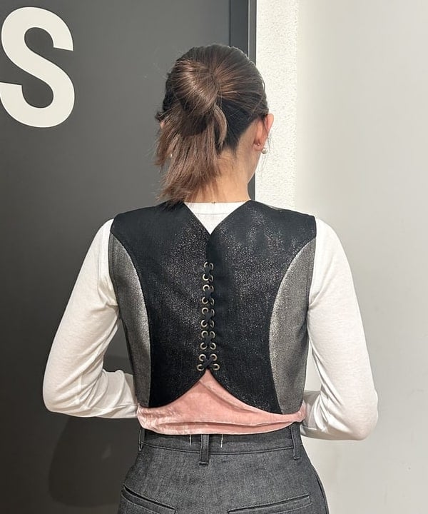 佐藤 亜美さんの「BEAMS WOMEN｜エディター坪田あさみ &times; woadblue &times; Demi-Luxe BEAMS / 別注 2タック デニムパンツ」を使ったコーディネート