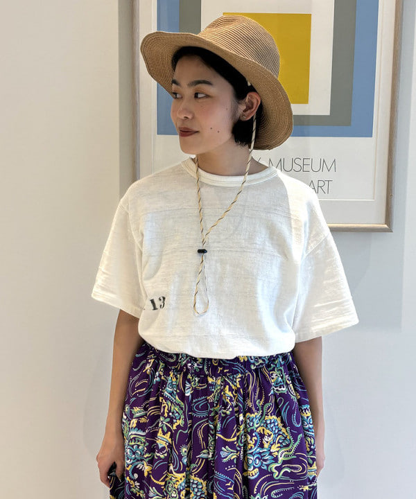 葵さんの「BEAMS WOMEN｜WAREHOUSE & CO. / 別注 ステンシル13 Tシャツ」を使ったコーディネート