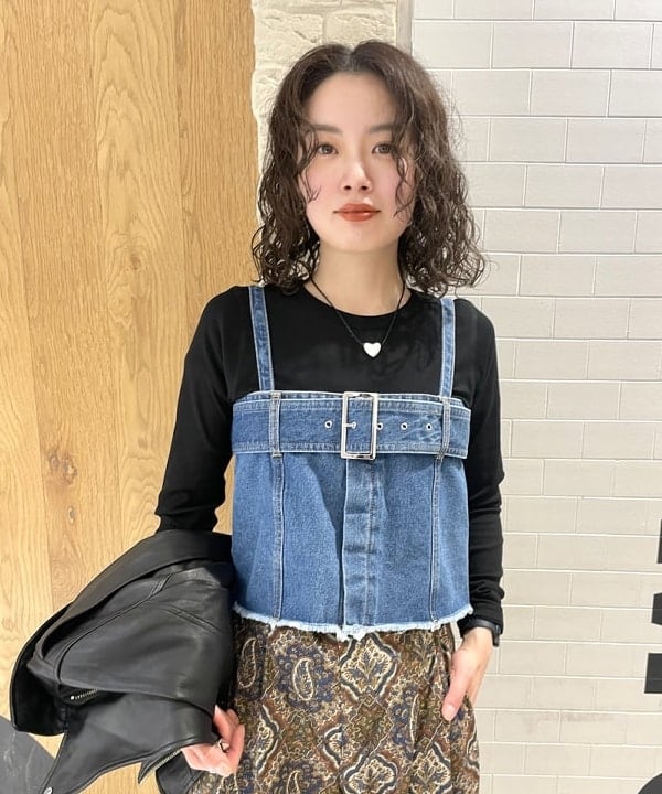 カタヤマ アヤさんの「BEAMS WOMEN｜テレコ リブ クルーネック トップス」を使ったコーディネート