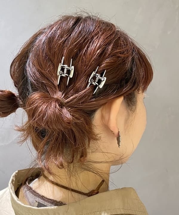 原口 愛さんの「BEAMS WOMEN｜BEAMS BOY / アンティーク ミニ ヘアクリップ 2P」を使ったコーディネート