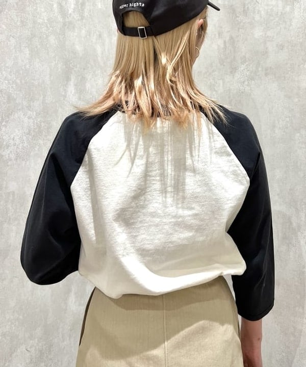 篠崎 香月さんの「BEAMS WOMEN｜SCREEN STARS × BEAMS BOY / 別注 配色 ラグラン ロングスリーブ Tシャツ」を使ったコーディネート