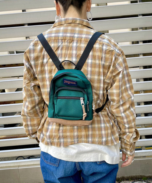 コウリキ　マミさんの「BEAMS WOMEN｜JANSPORT / Right Pack Mini」を使ったコーディネート