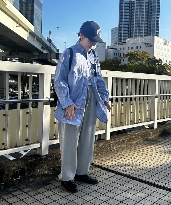 なるみさんの「BEAMS BOY / ドビー ストライプ ビッグ ボタンダウン シャツ」を使ったコーディネート