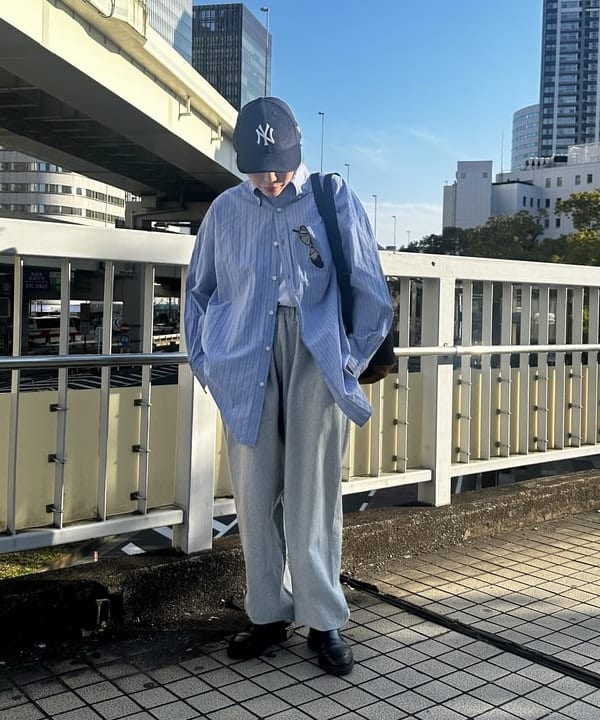 なるみさんの「BEAMS BOY / ドビー ストライプ ビッグ ボタンダウン シャツ」を使ったコーディネート