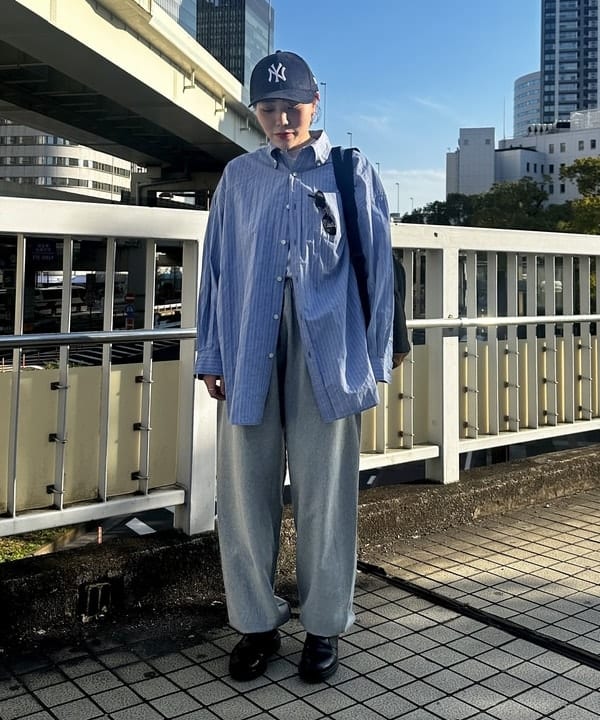 なるみさんの「BEAMS BOY / ドビー ストライプ ビッグ ボタンダウン シャツ」を使ったコーディネート