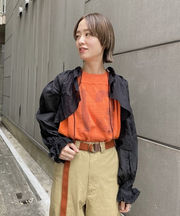 Kaoru Sakumaさんの「BEAMS WOMEN｜BEAMS BOY / ミリタリー チノパンツ」を使ったコーディネート