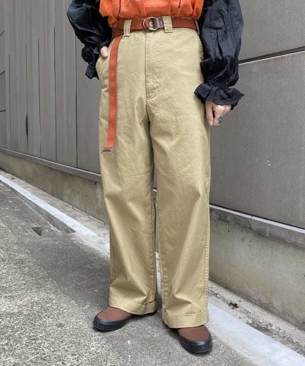 Kaoru Sakumaさんの「BEAMS WOMEN｜BEAMS BOY / ミリタリー チノパンツ」を使ったコーディネート