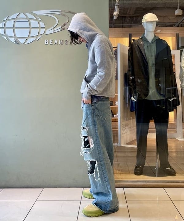 佐藤 大斗さんの「BEAMS WOMEN｜LOOPWHEELER / 別注 Slim Zip Sweat Hoody」を使ったコーディネート