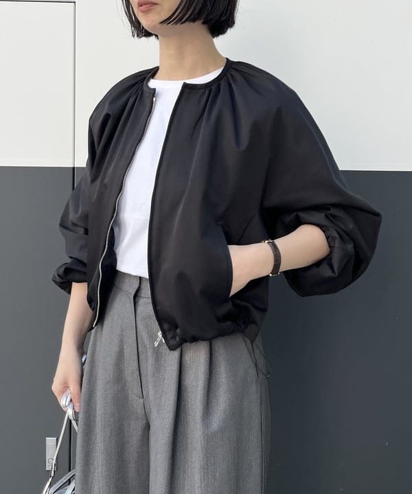 【未使用品】デミルクスビームス　24SS ノーカラー ギャザーブルゾン 黒36 Demi-Luxe BEAMS（デミルクス ビームス）の「Demi-Luxe BEAMS