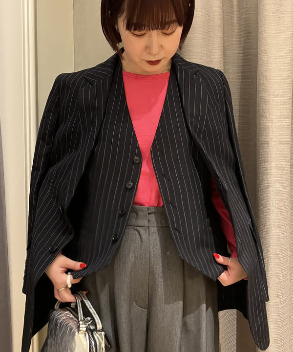 中川　ゆららさんの「BEAMS WOMEN｜Le minor / マドモアゼル バックUネック カットソー」を使ったコーディネート