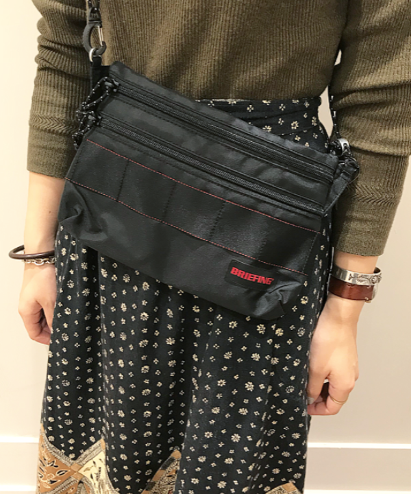 ハルカワエさんの「BEAMS WOMEN｜【別注】BRIEFING / SACOCHE」を使ったコーディネート