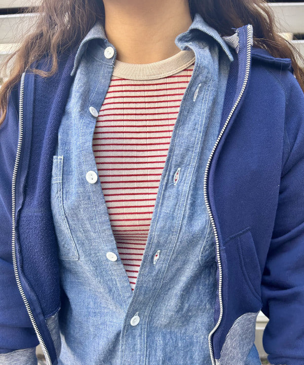 おとむさんの「BEAMS WOMEN｜【別注】BUZZ RICKSON'S / シャンブレー ロングスリーブ シャツ」を使ったコーディネート