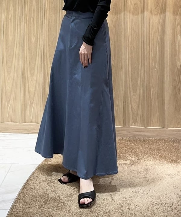 関 桂子さんの「BEAMS WOMEN｜ Demi-Luxe BEAMS / ツイル サーキュラー スカート」を使ったコーディネート