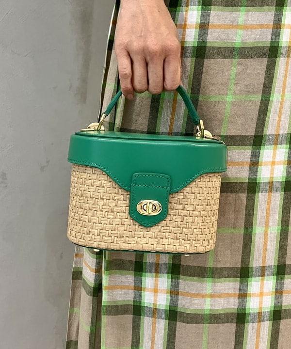 五十峯 さよさんの「BEAMS WOMEN｜CHRISTIAN VILLA &times; Demi-Luxe BEAMS / 別注 ストロー バニティーバッグ」を使ったコーディネート