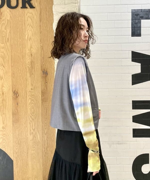 カタヤマ アヤさんの「BEAMS WOMEN｜Ray BEAMS / チュール キリカエ ティアード スカート」を使ったコーディネート