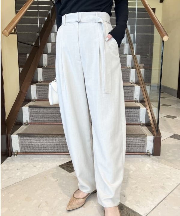 蒲原 捺美さんの「BEAMS WOMEN｜Demi-Luxe BEAMS / オフショルダ― プルオーバーニット」を使ったコーディネート