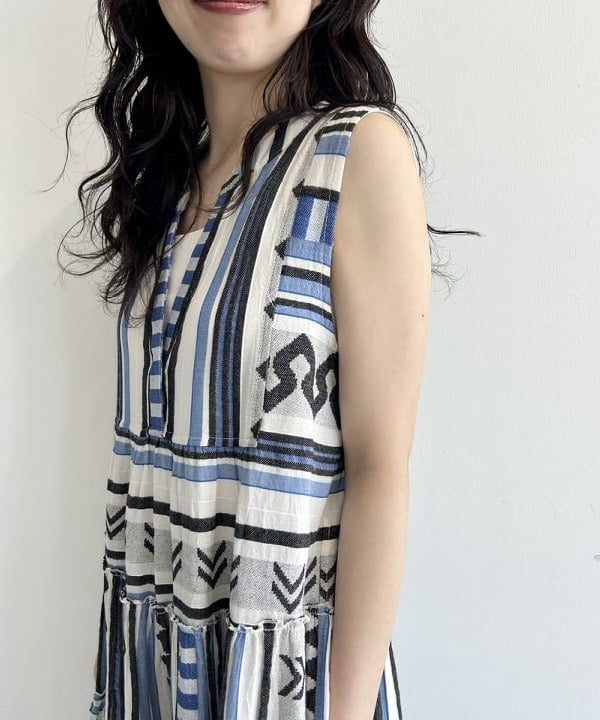 中丸　栞さんの「BEAMS WOMEN｜LAOCOONTE / VALEN サンダル」を使ったコーディネート