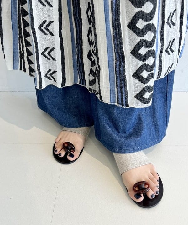 中丸　栞さんの「BEAMS WOMEN｜LAOCOONTE / VALEN サンダル」を使ったコーディネート