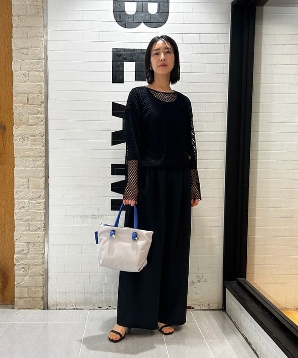 川口 恵さんの「BEAMS WOMEN｜VIOLAd’ORO / BIANCA ナイロン トートバッグ S」を使ったコーディネート