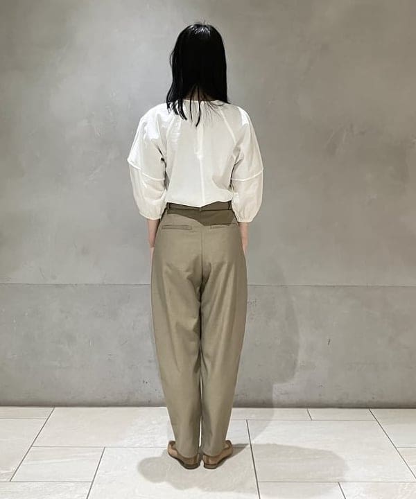 OSUMIさんの「BEAMS WOMEN｜Demi-Luxe BEAMS / 1タック ベルテッド パンツ」を使ったコーディネート