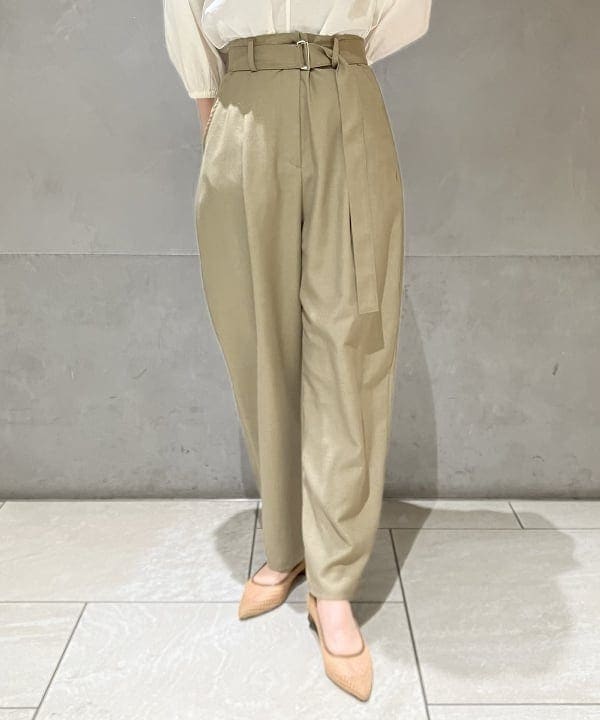 OSUMIさんの「BEAMS WOMEN｜Demi-Luxe BEAMS / 1タック ベルテッド パンツ」を使ったコーディネート
