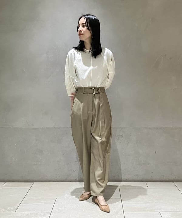 OSUMIさんの「BEAMS WOMEN｜Demi-Luxe BEAMS / 1タック ベルテッド パンツ」を使ったコーディネート