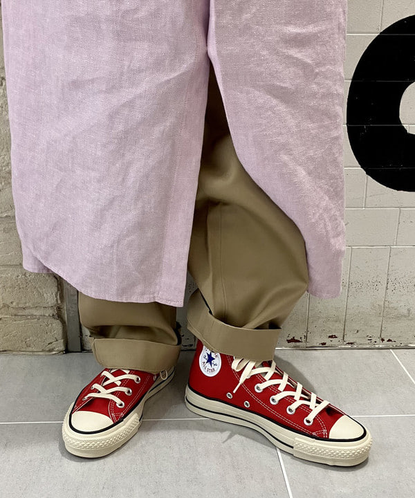 小原 もこさんの「BEAMS WOMEN｜【別注】BUZZ RICKSON'S / チノパンツ」を使ったコーディネート