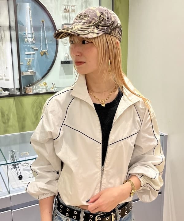 イトウミサキさんの「BEAMS WOMEN｜マリンチェーン マンテル ハート ネックレス」を使ったコーディネート