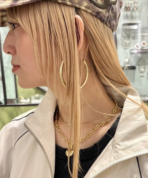 イトウミサキさんの「BEAMS WOMEN｜マリンチェーン マンテル ハート ネックレス」を使ったコーディネート