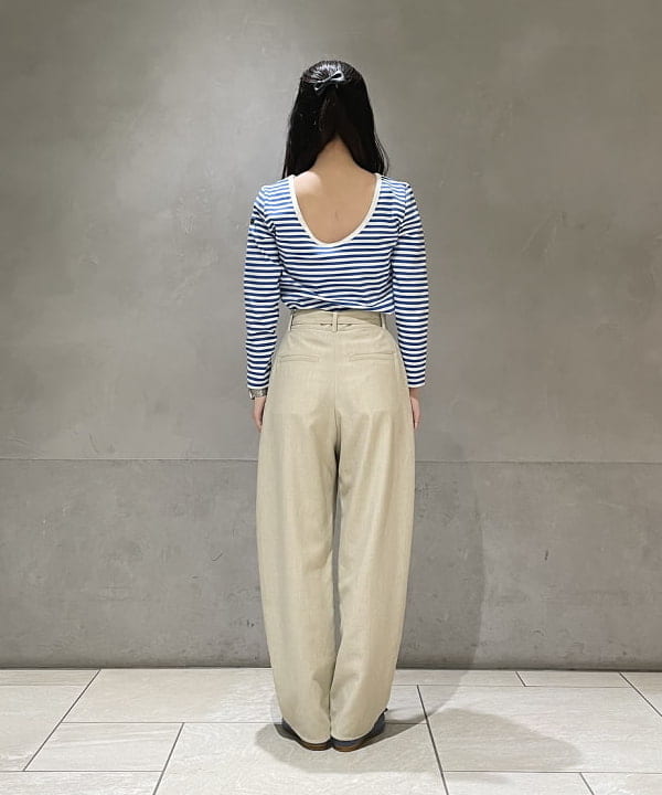 高木 菜央さんの「BEAMS WOMEN｜Demi-Luxe BEAMS / バックル ポインテッドトゥ パンプス」を使ったコーディネート