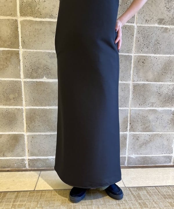 岡 妃呂美さんの「BEAMS WOMEN｜GIANNI CHIARINI / CAMILLA レザートートバッグ」を使ったコーディネート