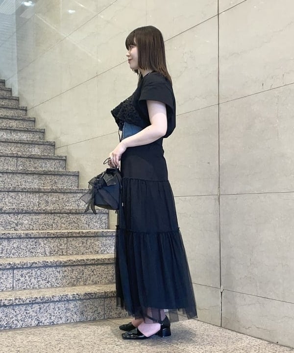 田中 里実さんの「BEAMS WOMEN｜Ray BEAMS / チュール キリカエ ティアード スカート」を使ったコーディネート