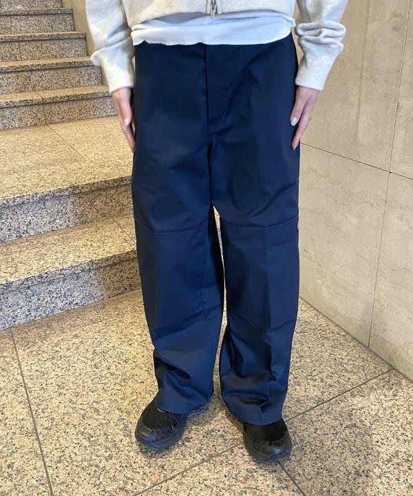 吉田 花さんの「BEAMS WOMEN｜Dickies × BEAMS BOY / 別注 ワイド ダブルニー パンツ」を使ったコーディネート