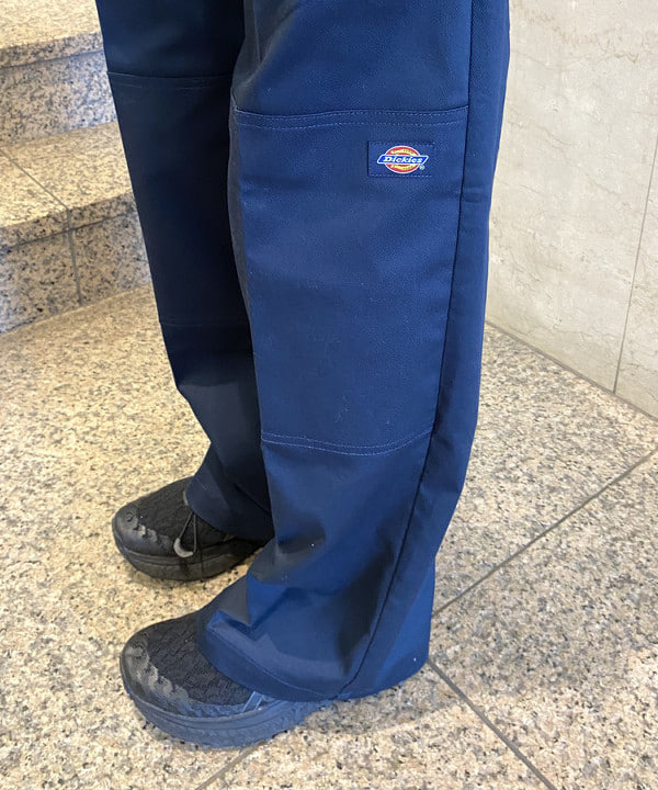 吉田 花さんの「BEAMS WOMEN｜Dickies × BEAMS BOY / 別注 ワイド ダブルニー パンツ」を使ったコーディネート