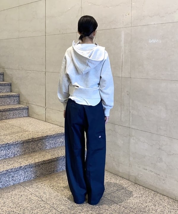 吉田 花さんの「BEAMS WOMEN｜Dickies × BEAMS BOY / 別注 ワイド ダブルニー パンツ」を使ったコーディネート